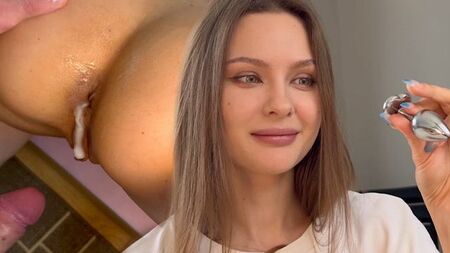З іграшками для попки життя здається цікавішим