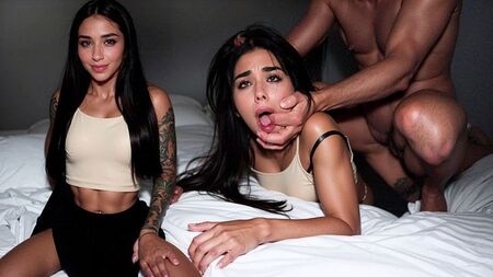 Вона просить пощади? Він просить глибше