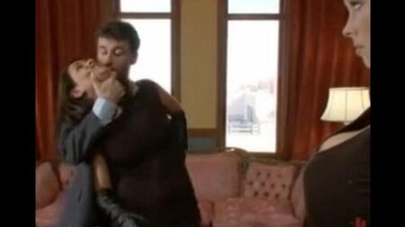 Покарання дружини та покоївки в стилі BDSM