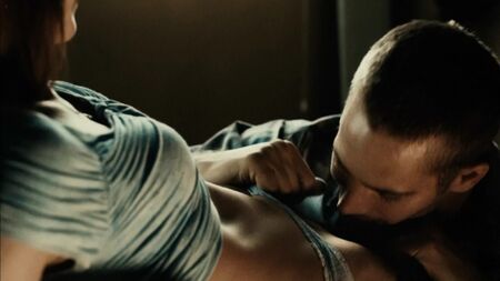 Вера Фарміга оголена — «У паніці» (2006) HD 1080p