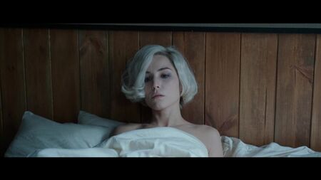 Нумі Рапас оголена — «Таємниця семи сестер» (What Happened to Monday, 2017) HD 1080p Дивитися онлайн / Нумі Рапас — Таємниця семи сестер