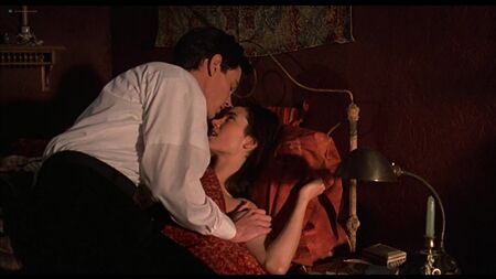 Дженніфер Коннеллі оголена — «Пробудження мертвих» (2000) HD 1080p Дивитися онлайн