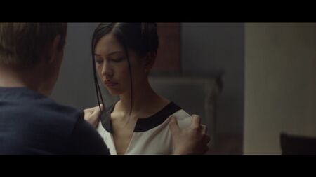 Соноя Мізуно, Клер Селбі та ін. у сценах оголеності — «Екс Махіна» (2015) HD 1080p Дивитися онлайн
