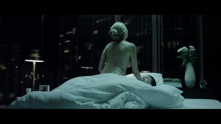 Естелла Уоррен оголена — «Незнайомець всередині» (2013)