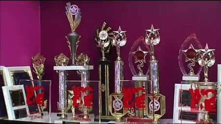 Dance Moms, 2 сезон, 9 серія [Topless Showgirls] (заборонений випуск)