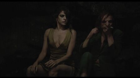 Eva Mendes Nude — Holy Motors (2012) HD 1080p Дивитися онлайн / Ева Мендес — «Святі мотори»