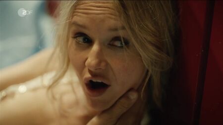 Stefanie Stappenbeck Nude - Der 7. Tag (2017) HD 720p Дивитися онлайн / Штефані Штаппенбек - Сьомий день