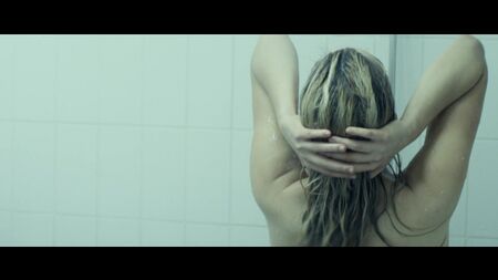 Рейчел Тейлор оголена — «Примарна машина» (2009) HD 1080p
