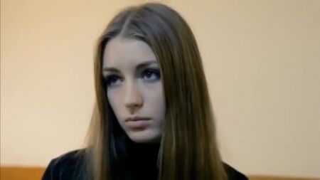 Російська порнографія представляє: Порно-кастинг російської красуні. Дуже вродлива дівчина: