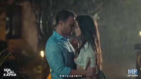 Башак Гюмюльчінеліоглу «Стукай у мої двері»
