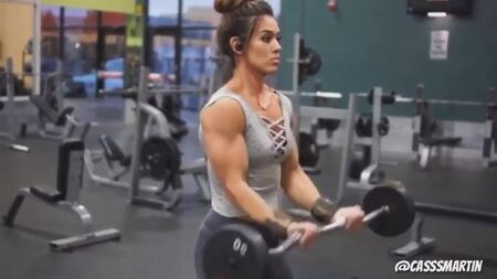 FemaleFitnessReset — Тренування Кассандри Мартін для дівчат із м’язами