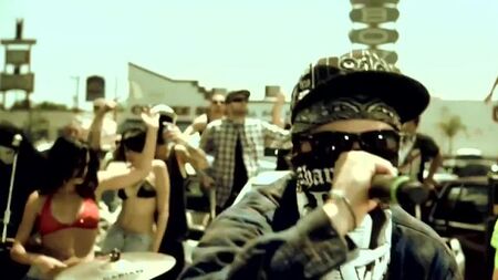 Hollywood Undead — Everywhere I Go (без цензури) HD