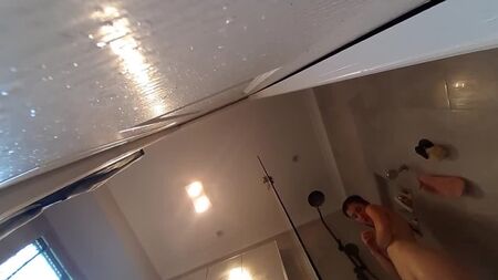 Застукали за підгляданням за невісткою (720p).mp4