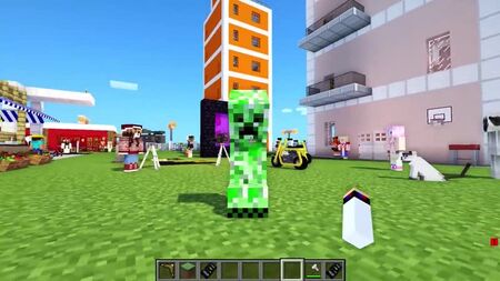[ЄвгенБро] Minecraft, але дівчина, я знімаю приколи для TikTok у Minecraft, нуб і про відео-тролінг MINECRAFT