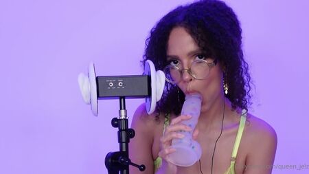 Jelzy ASMR, вона ж Queen Jelz — JOI з фалоімітатором (OnlyFans)