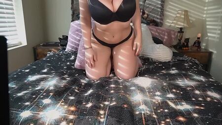BigTittyGothEgg — дівчина з OnlyFans