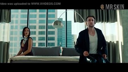 Елізабет Олсен у сцені оголеності — XVIDEOS.COM.mp4