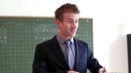 Вчитель трахнув неслухняного студента