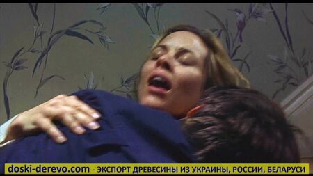 Еротичні сцени з фільмів (18+) — Секс на сходах у фільмі «Виправдана жорстокість»