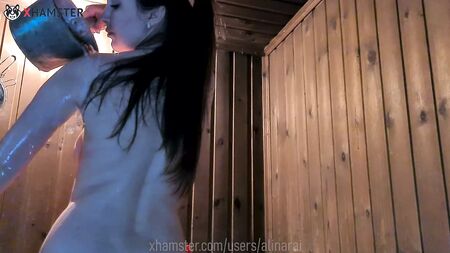 «Не кінчай в мене, синку, я не хочу завагітніти». Син трахає мачуху у ванні