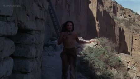 Тоні Базіл оголена — «Палац гресерів» (1972) HD 1080p Дивитися онлайн