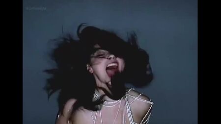 Бйорк (Björk) Nude — Pagan Poetry (2001) 720p