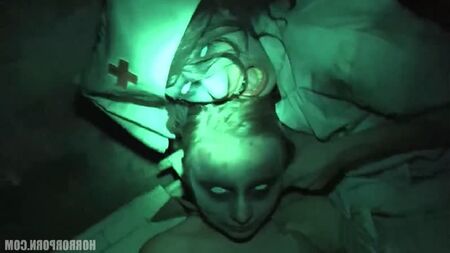HorrorPorn: медсестри трахають хлопця у фільмі жахів (порно, xxx, повна версія, цицьки, дупа, камшот, пари, оральний секс, підлітки, POV, член, еротика)