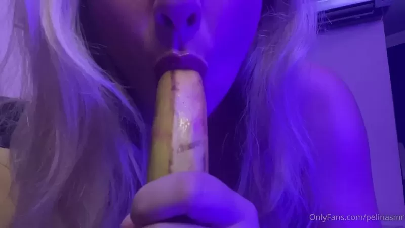 Pelin ASMR Banana Play порно відео 