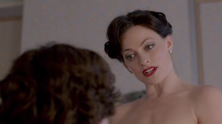 Лара Пулвер оголена — «Шерлок» (2012) 2 сезон, 1 серія (1080p)