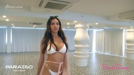 Мода на бікіні — модні купальники Beach Bunny