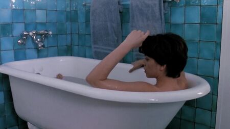 Аннабелла Скіора оголена — «Шепоти в темряві» (1992) 1080p