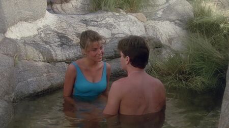 Шерілін Фенн оголена — «Привид» (1986) HD 1080p