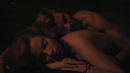 Аня Тейлор-Джой оголена (прикрита) — «Хід королеви» (2020) 1 сезон, серії 4, 6, 7, 1080p Дивитися онлайн / Аня Тейлор-Джой — «Хід королеви»